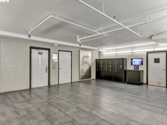 5 Embarcadero West 322, Oakland, CA 94607