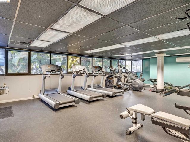 5 Embarcadero West 322, Oakland, CA 94607