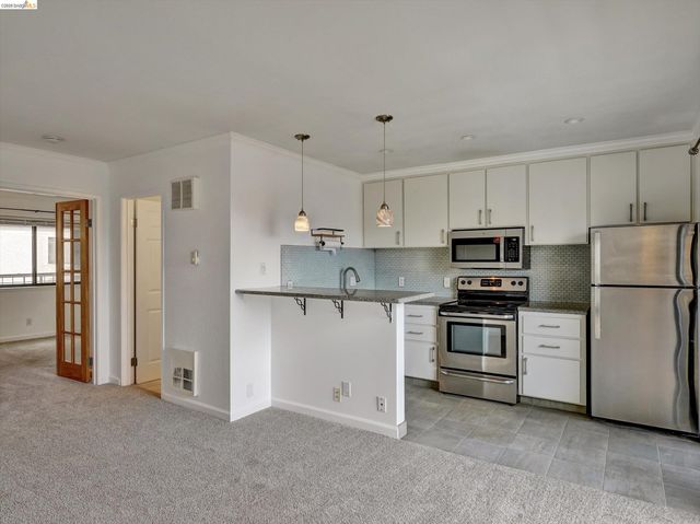 5 Embarcadero West 322, Oakland, CA 94607