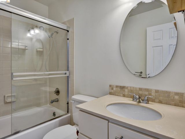 5 Embarcadero West 322, Oakland, CA 94607