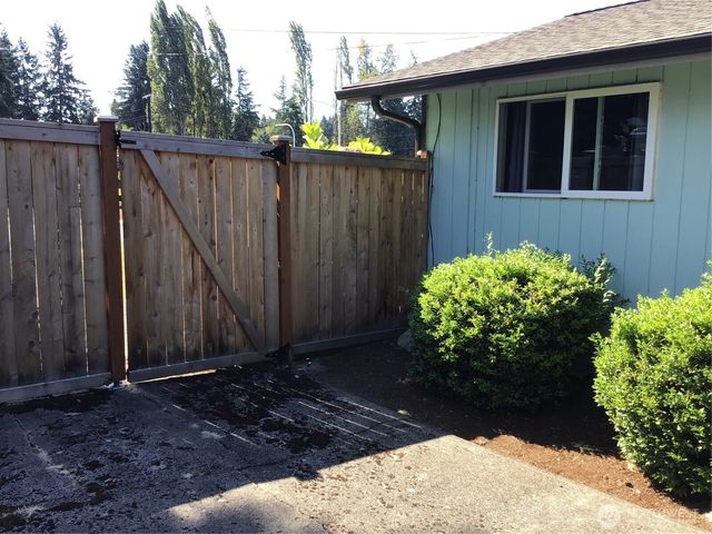 32528 26th Avenue SW, Federal Way, WA 98023