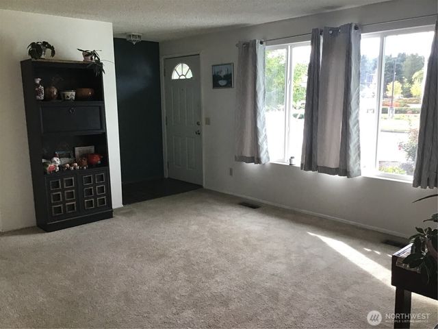 32528 26th Avenue SW, Federal Way, WA 98023