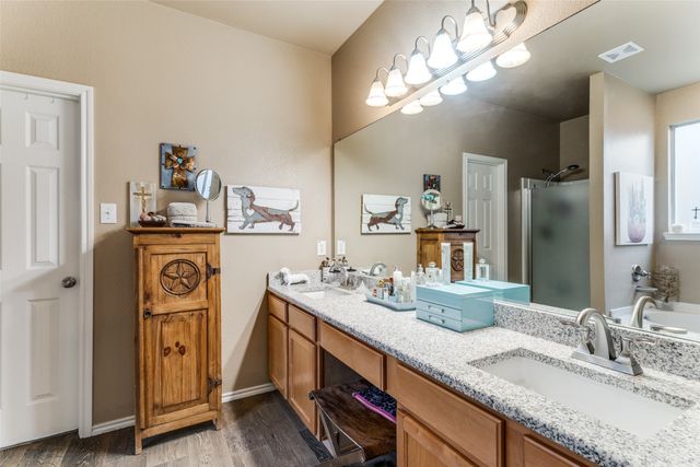 468 Darlington Trail, Fort Worth, TX 76131