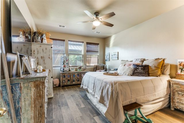 468 Darlington Trail, Fort Worth, TX 76131