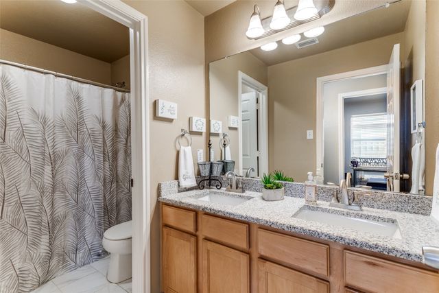 468 Darlington Trail, Fort Worth, TX 76131