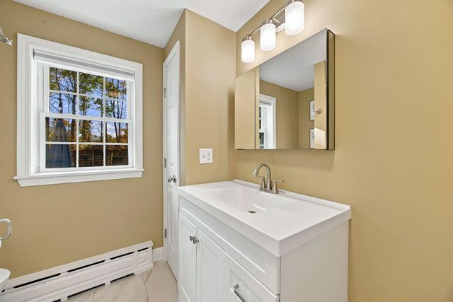 295 Peverly Road, Northfield, NH 03276