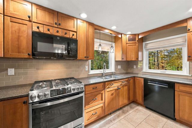 295 Peverly Road, Northfield, NH 03276