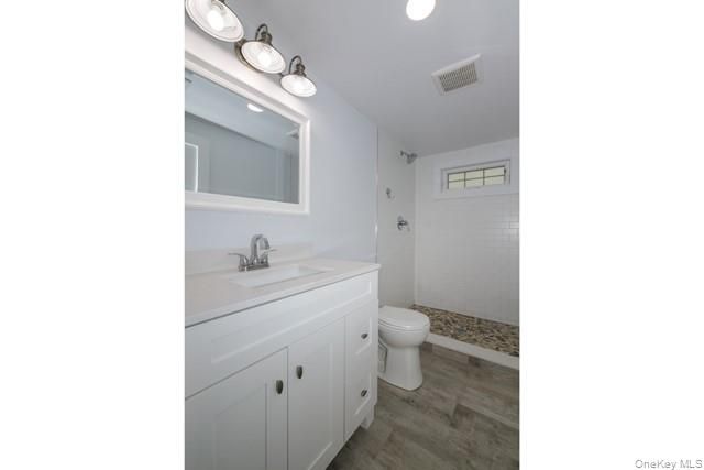 10 Shore Road 3, Babylon, NY 11702