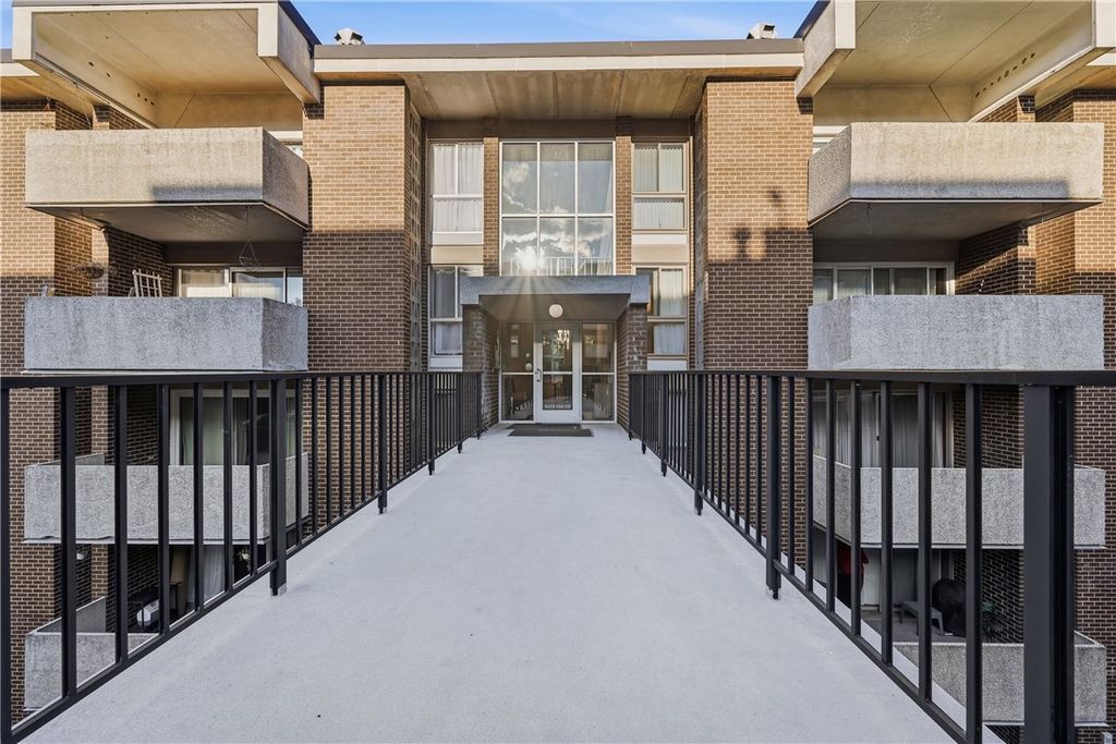 4106 Charlemagne Cir, Pittsburgh, PA 15237