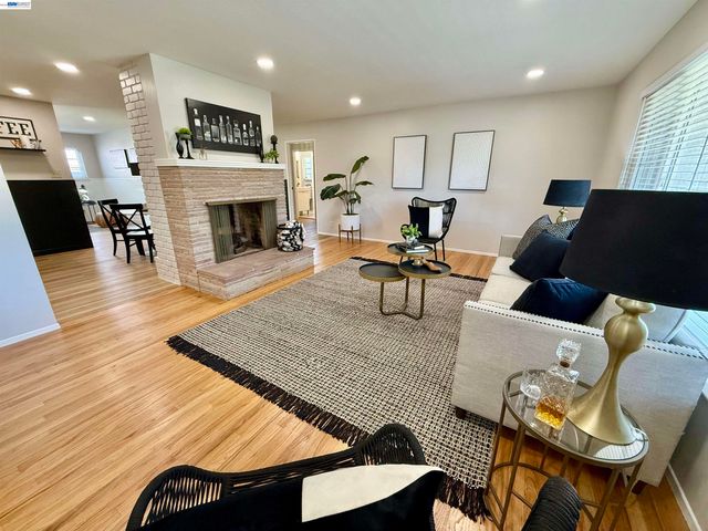 950 Fulton Ave, San Leandro, CA 94577