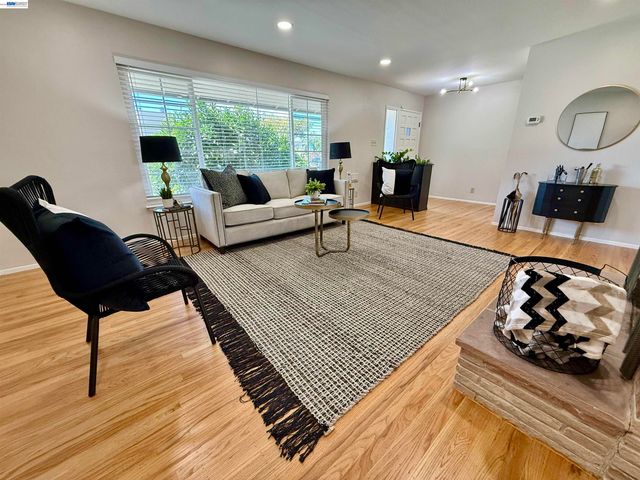 950 Fulton Ave, San Leandro, CA 94577