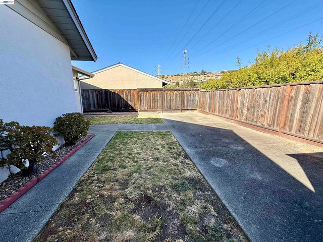 950 Fulton Ave, San Leandro, CA 94577