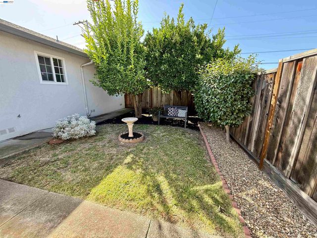 950 Fulton Ave, San Leandro, CA 94577