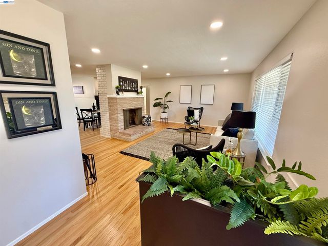 950 Fulton Ave, San Leandro, CA 94577