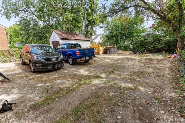 14600 Hubbell Street, Detroit, MI 48227