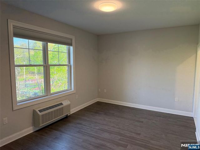 40 Park Avenue 305, Park Ridge, NJ 07656