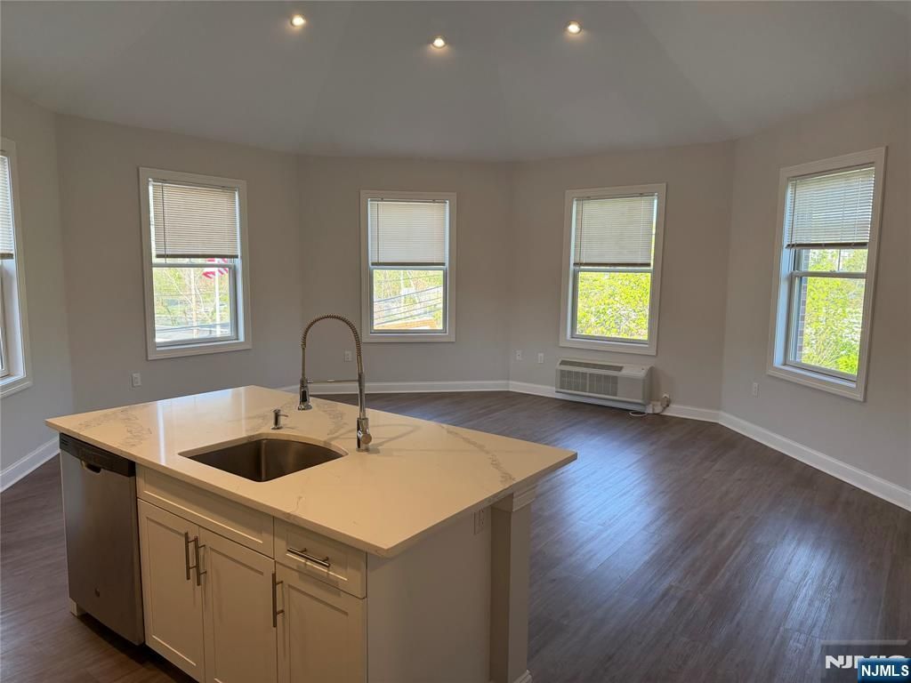 40 Park Avenue 305, Park Ridge, NJ 07656