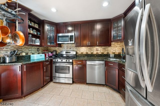 419 Edgewood Rd 1, Linden City, NJ 07036