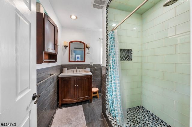 419 Edgewood Rd 1, Linden City, NJ 07036