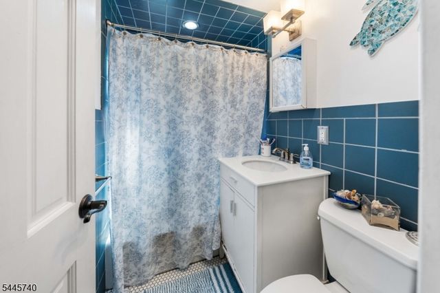 419 Edgewood Rd 1, Linden City, NJ 07036