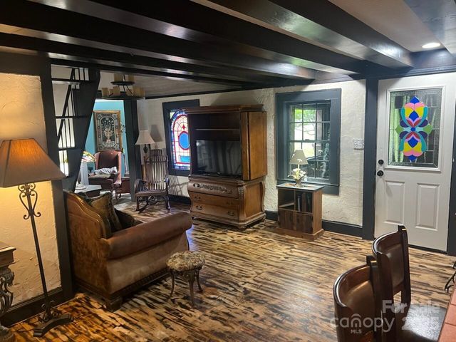 341 N Oak Street, Statesville, NC 28677