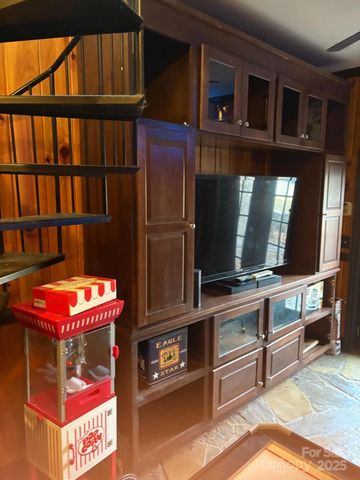 341 N Oak Street, Statesville, NC 28677