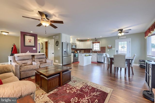 902 FRITZTOWN RD, Reading, PA 19608