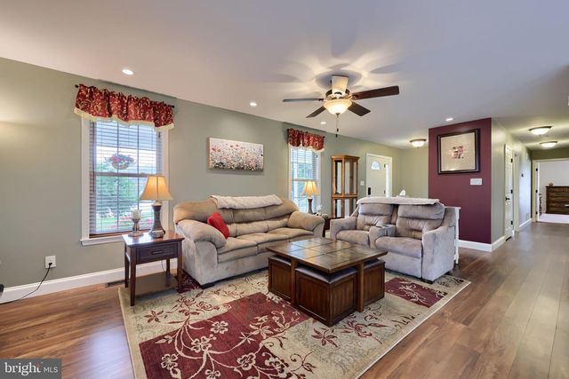 902 FRITZTOWN RD, Reading, PA 19608