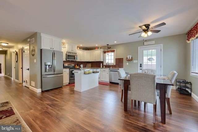902 FRITZTOWN RD, Reading, PA 19608