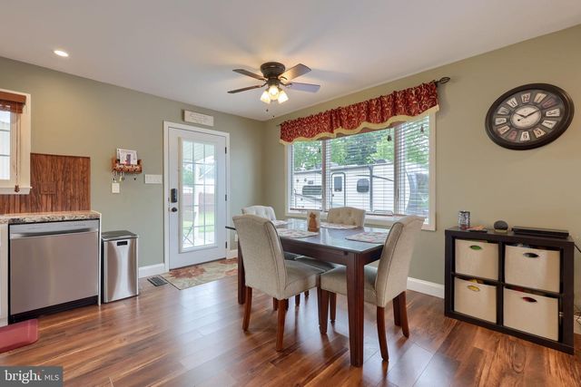 902 FRITZTOWN RD, Reading, PA 19608