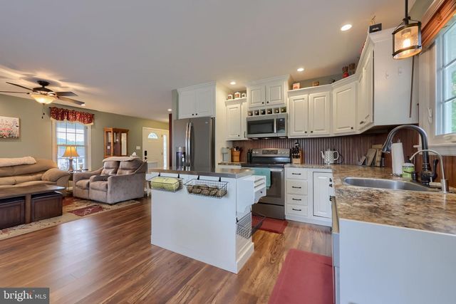 902 FRITZTOWN RD, Reading, PA 19608