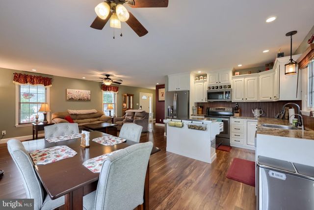 902 FRITZTOWN RD, Reading, PA 19608