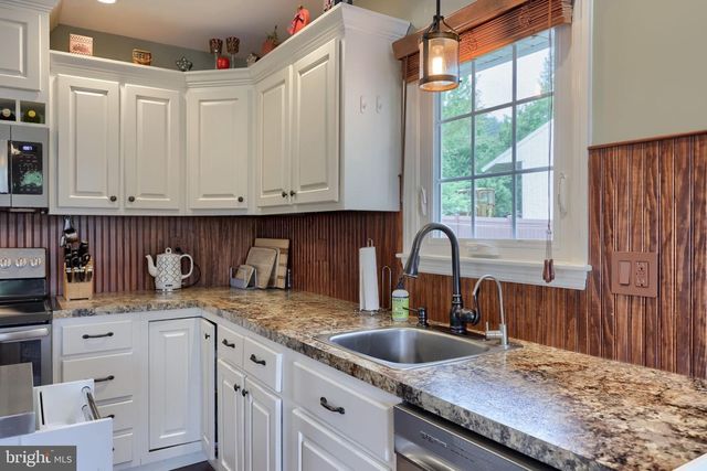 902 FRITZTOWN RD, Reading, PA 19608
