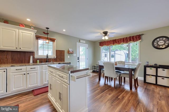 902 FRITZTOWN RD, Reading, PA 19608