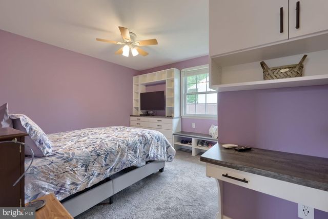 902 FRITZTOWN RD, Reading, PA 19608