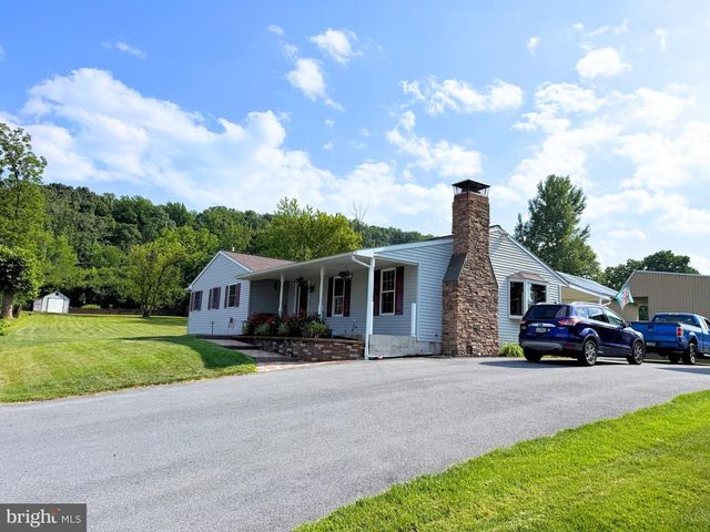 902 FRITZTOWN RD, Reading, PA 19608