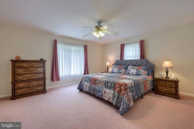 902 FRITZTOWN RD, Reading, PA 19608
