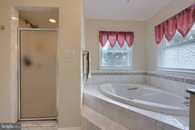 902 FRITZTOWN RD, Reading, PA 19608