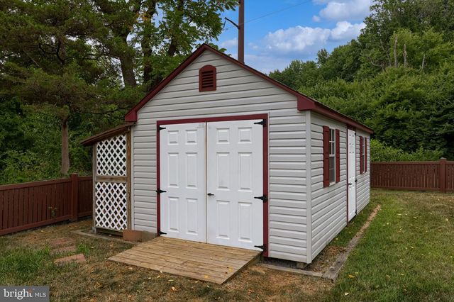 902 FRITZTOWN RD, Reading, PA 19608