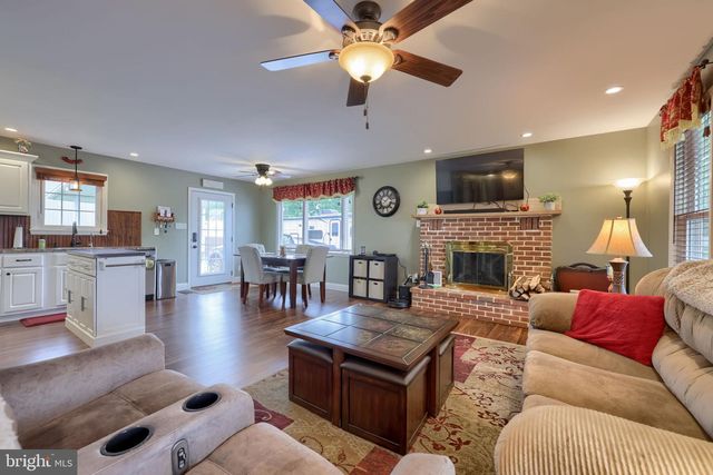 902 FRITZTOWN RD, Reading, PA 19608