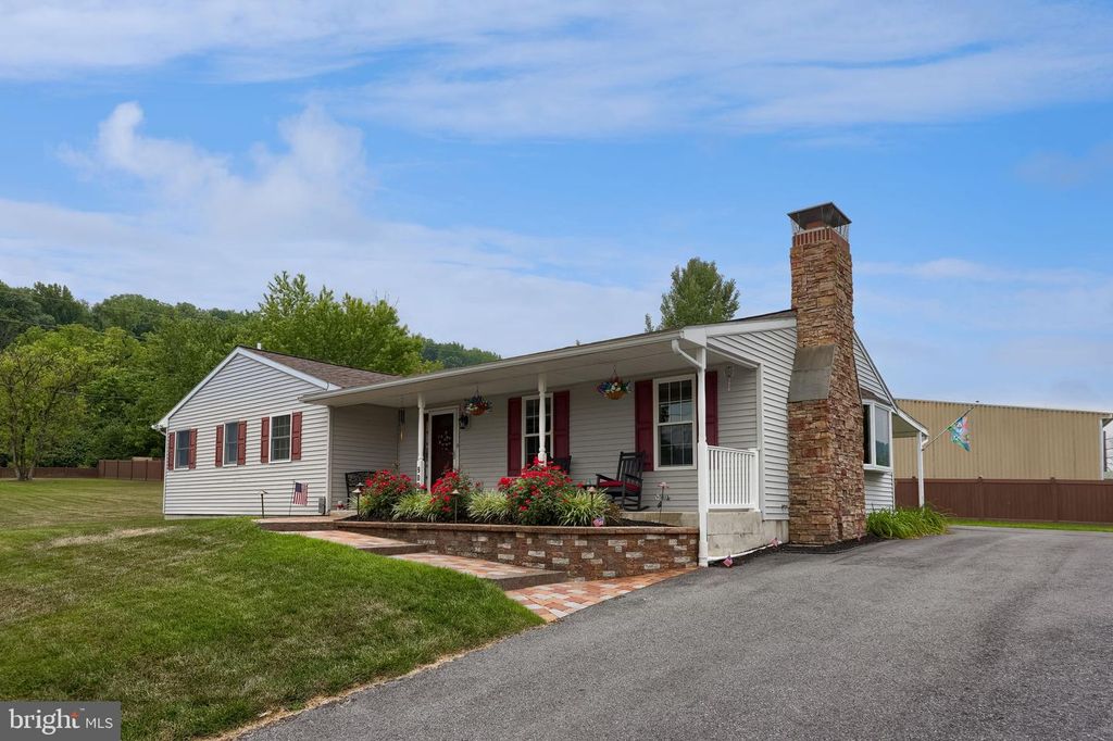 902 FRITZTOWN RD, Reading, PA 19608
