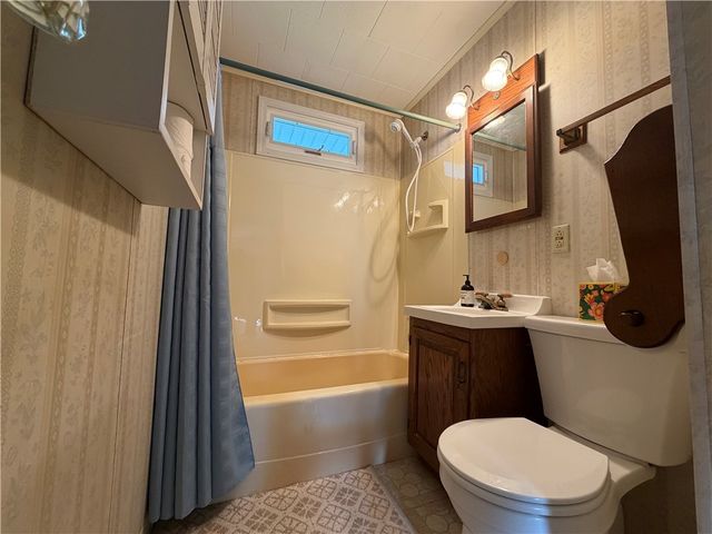 76 Mill St, Waterloo, NY 13165