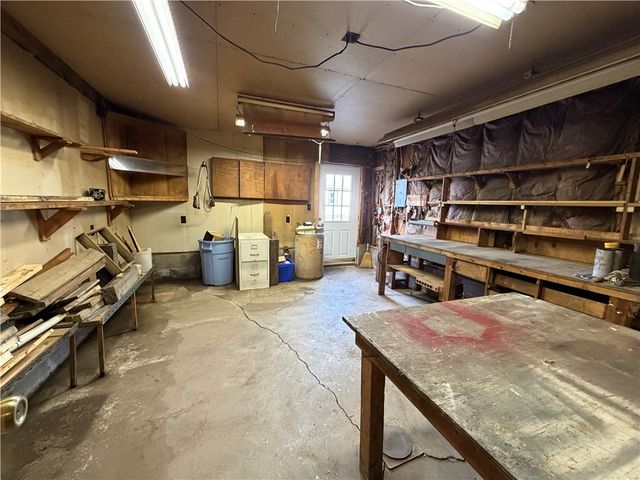 76 Mill St, Waterloo, NY 13165