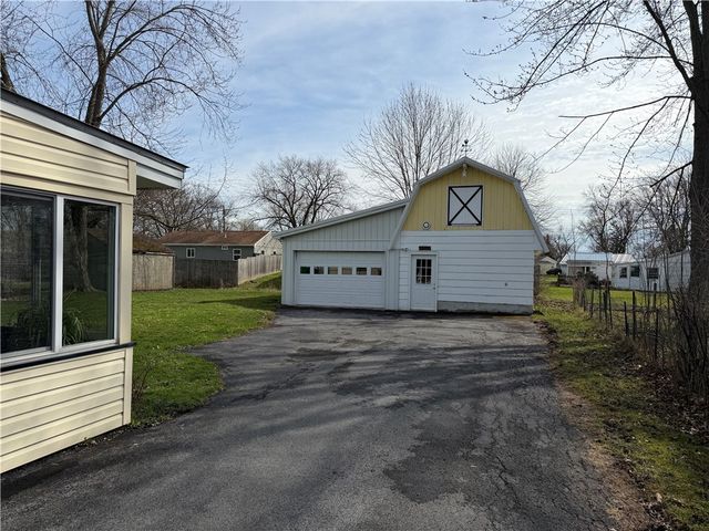 76 Mill St, Waterloo, NY 13165