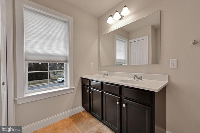 362 CEDAR HOLW, Manheim, PA 17545