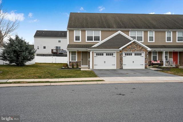 362 CEDAR HOLW, Manheim, PA 17545