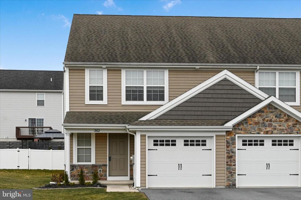 362 CEDAR HOLW, Manheim, PA 17545
