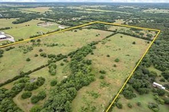 207 Possom Trot Hollow Road, Whitewright, TX 75491
