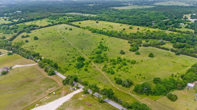 207 Possom Trot Hollow Road, Whitewright, TX 75491
