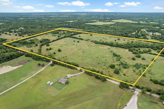 207 Possom Trot Hollow Road, Whitewright, TX 75491